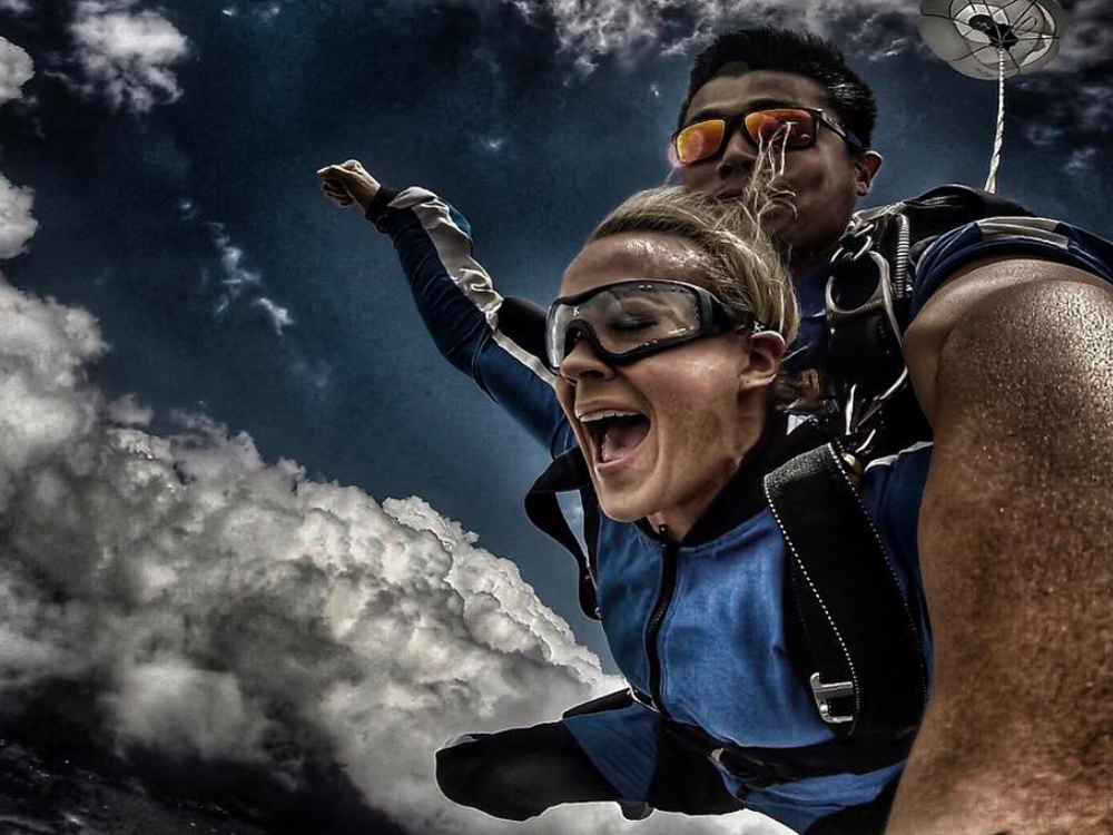 Check Out the Pics & Videos From Carrie Underwood’s Down Under Skydiving Adventure