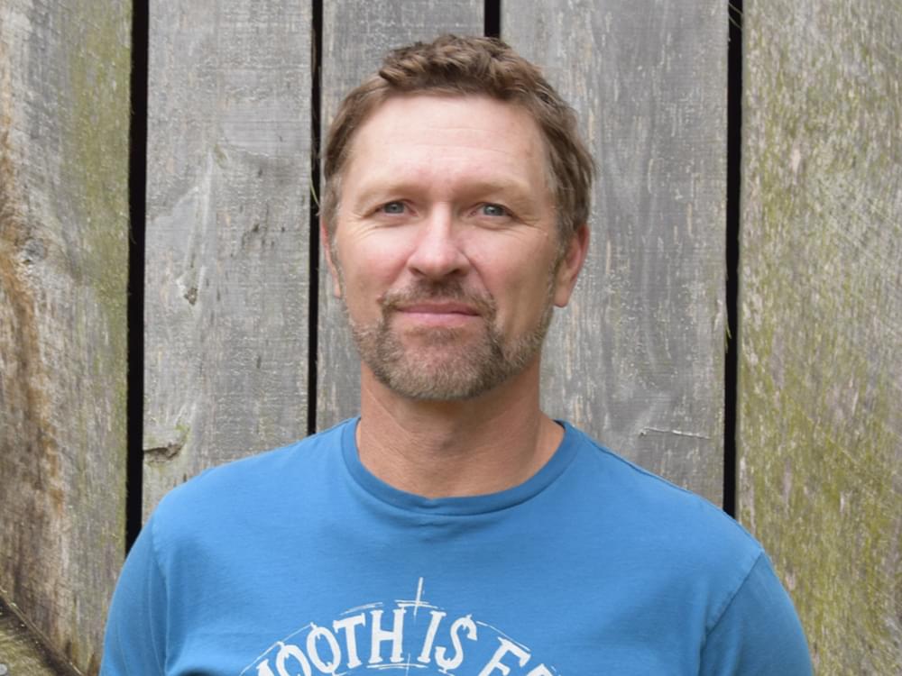 Craig Morgan Remembers Late Son in Heartfelt New Song, “The Father, My Son and the Holy Ghost” [Listen]
