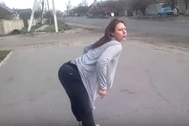 This Twerking Girl Nearly Killed a Guy On a Motorcycle [VIDEO]