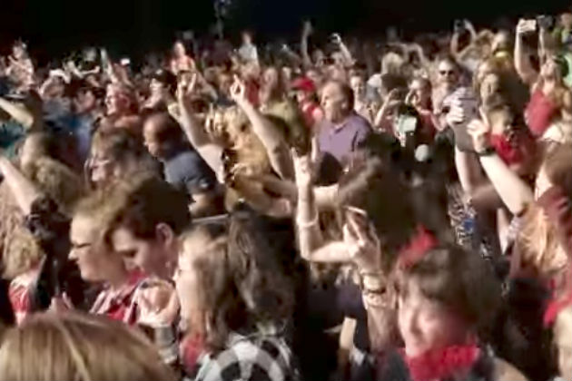 Headbanging World Record Set in ‘Wayne’s World’ Hometown [VIDEO]