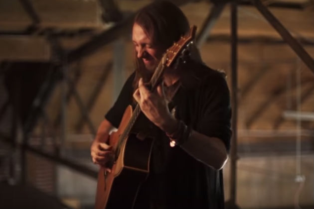 Check Out This Solo Acoustic Cover of Metallica’s ‘One’ [VIDEO]