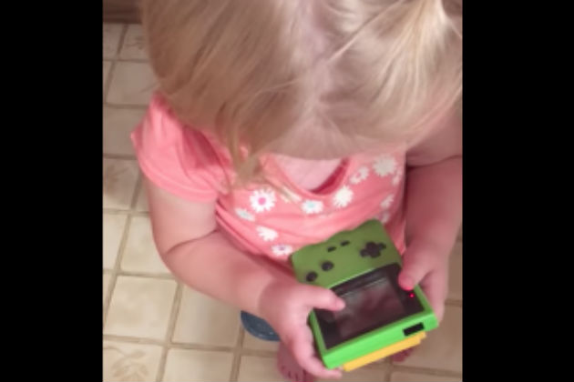 This Little Girl Thinks a Game Boy is a Tablet [VIDEO]