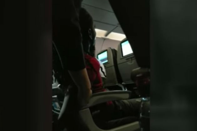 Man Biting Other Passengers Forces Airplane to Make Emergency Landing [VIDEO]