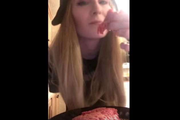 Here’s a Woman Eating Raw Hamburger Meat For Some Reason [VIDEO]