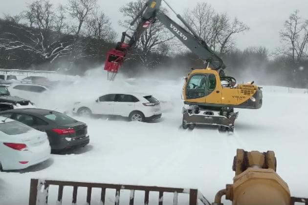 This Mass Car Snow Removal Machine is Something Every Car Dealership Needs [VIDEO]