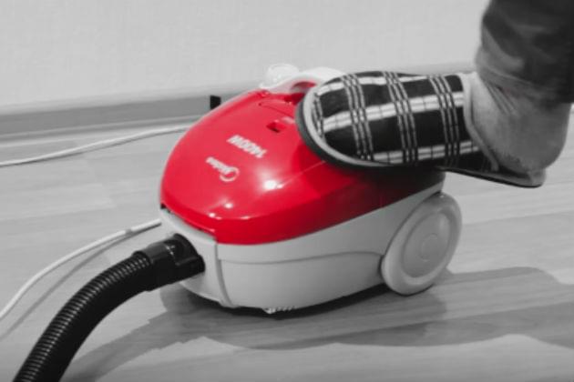 This Is What ‘Seven Nation Army’ Sounds Like On A Vacuum Cleaner, Rubber Bands, and A Toy Frog [VIDEO]