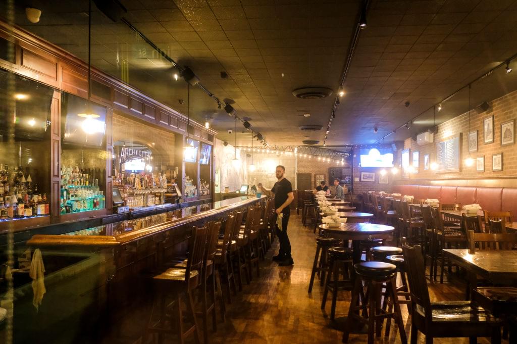 Michigan Bars and Restaurants To Close at 3 P.M., Carry-Out Still Available