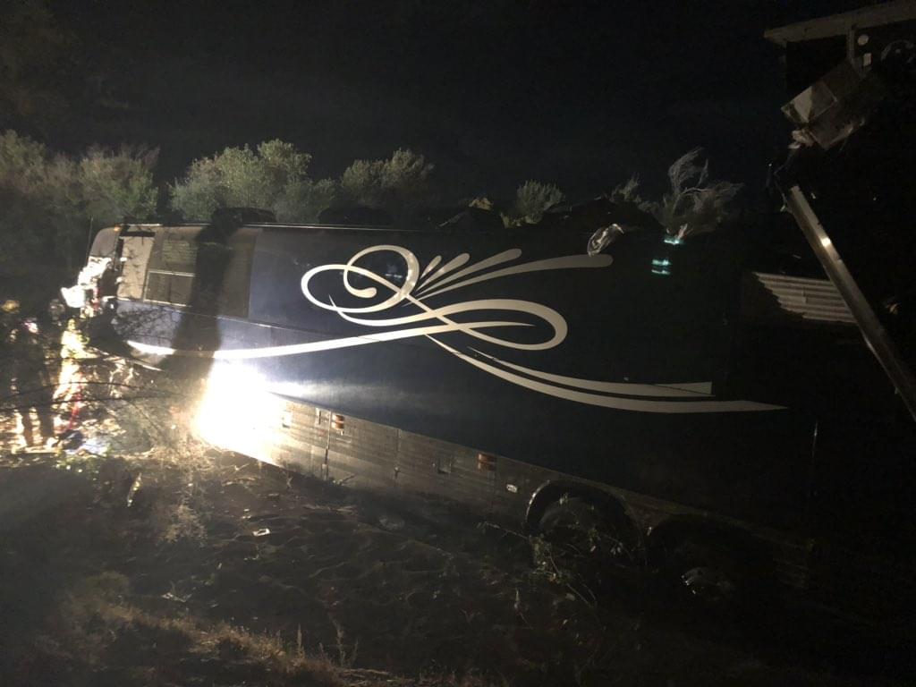 One Dead in Josh Turner Tour Bus Crash in Paso Robles