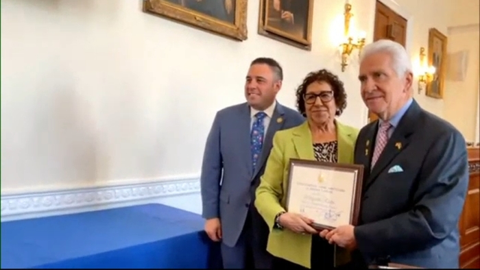 Executive Director of Centro La Familia Gets Award at US Capitol