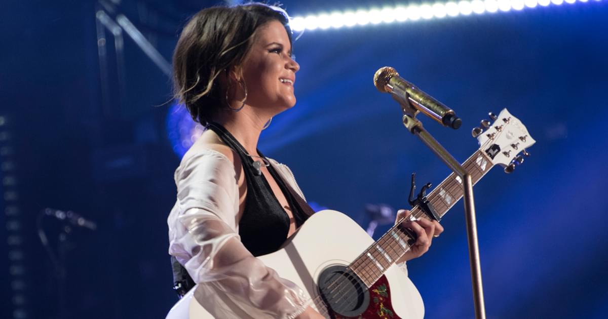 Maren Morris Pays It Forward at the CMAs