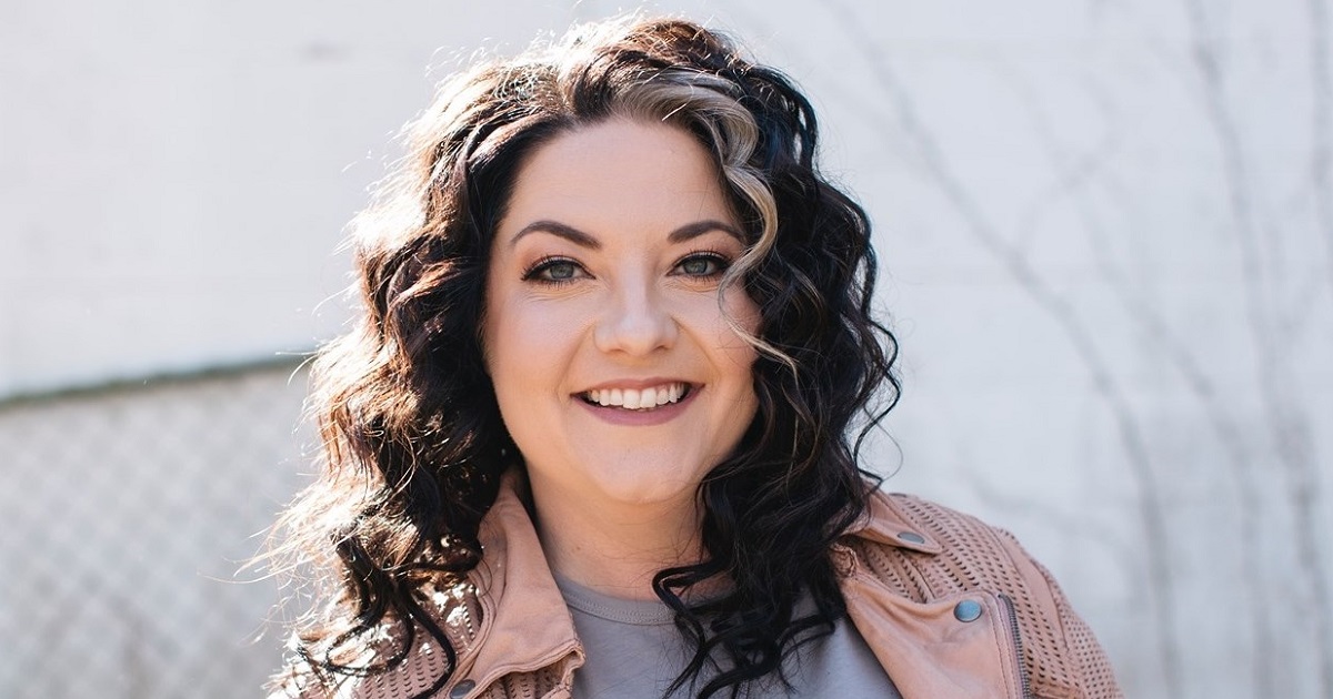 Ashley McBryde Shares That She Was in  An Accident This Week