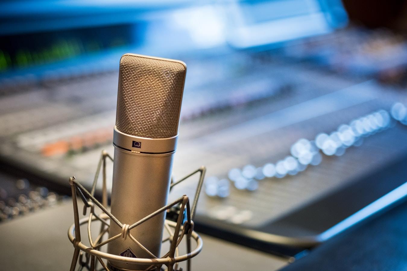 Attention Local Influencers: 790 WPRV Now Accepting Applications for New Shows