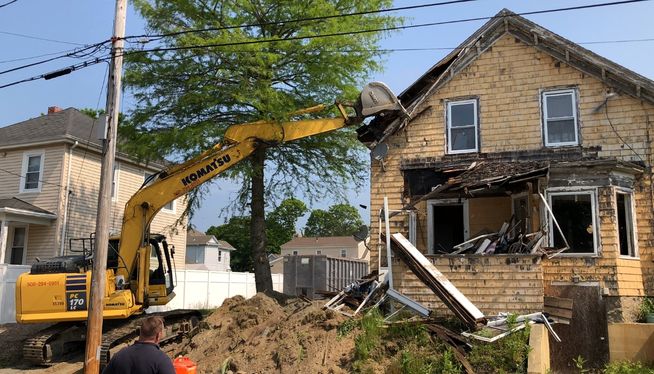 Fall River tears down dilapidated houses | WPRO