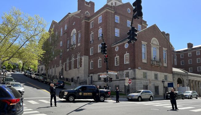 Bomb squad detonates suspicious package left outside Providence courthouse