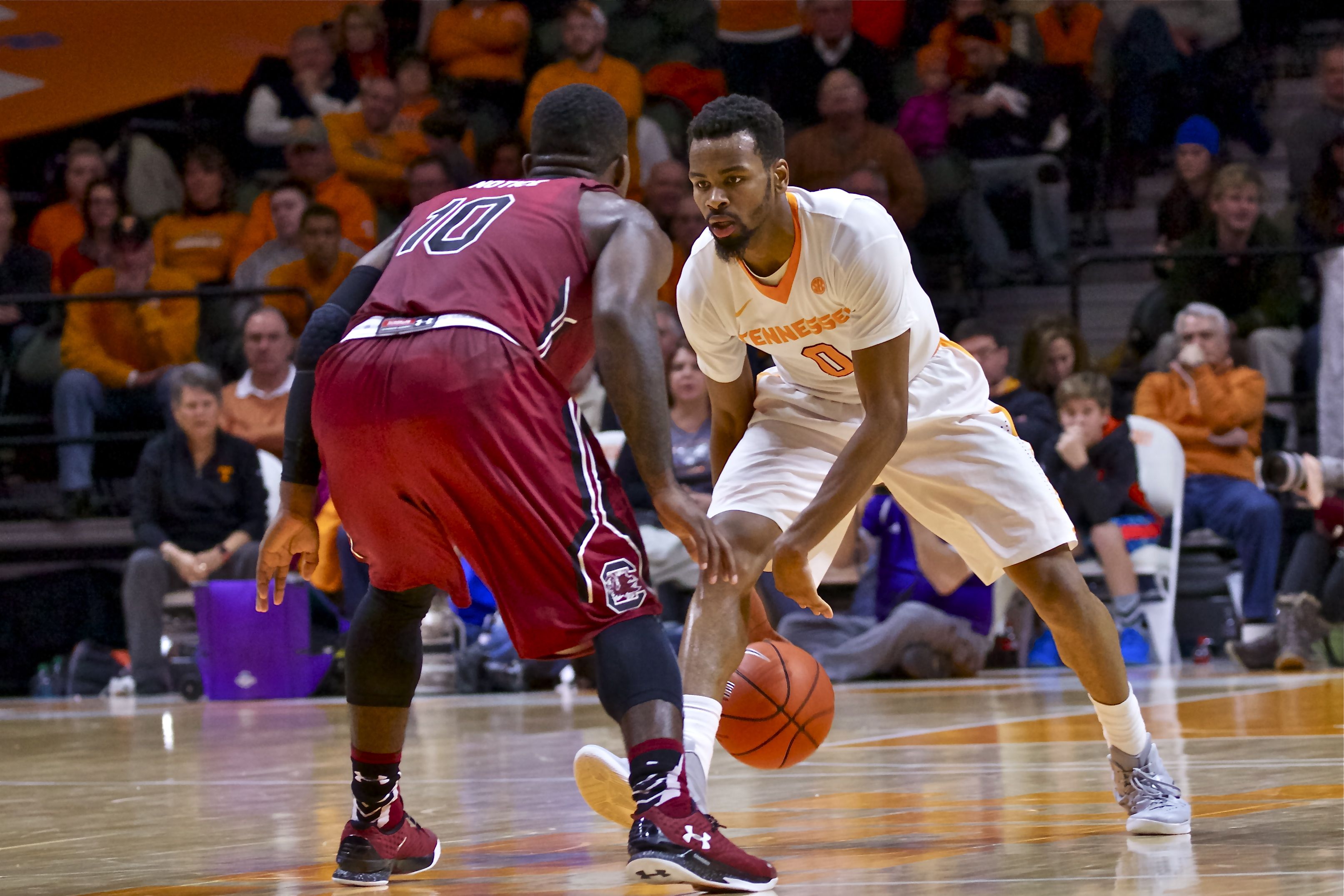 Career-high 36 points from Kevin Punter vaults Vols over #24 Gamecocks 78-69