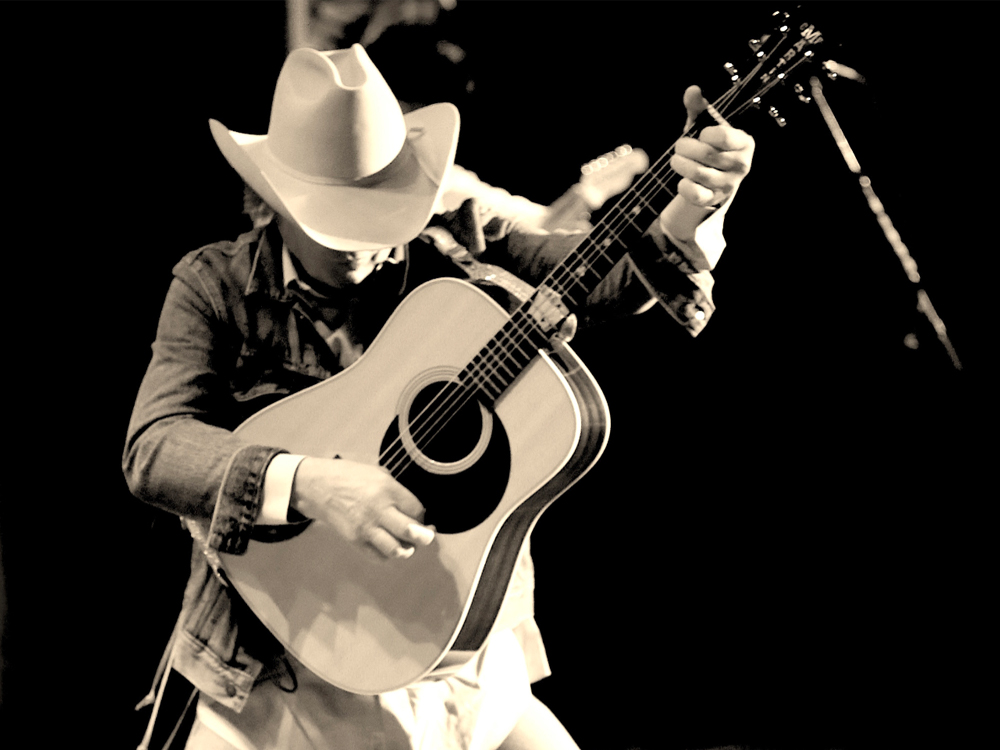 Martin Guitars Unveils Two New Signature Guitars by Dwight Yoakam and John Prine