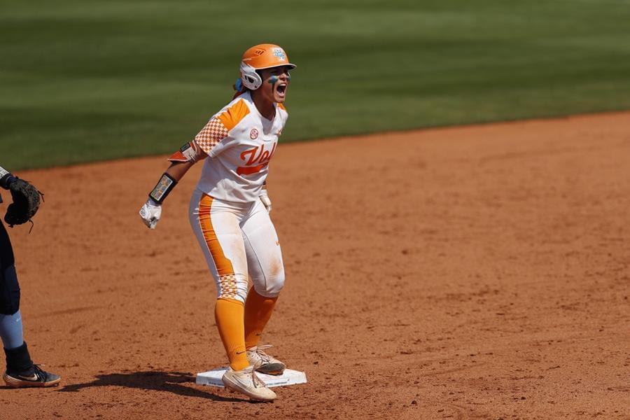 #12 Tennessee Shuts Out UNC, 2-0, Punches Ticket to Supers