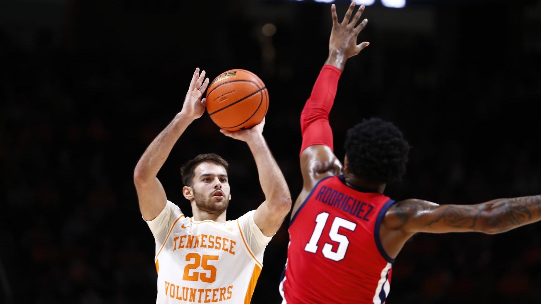 Highlights/Photos/Postgame/Stats: Late Threes Push No. 18 Vols Past Ole Miss, 66-60