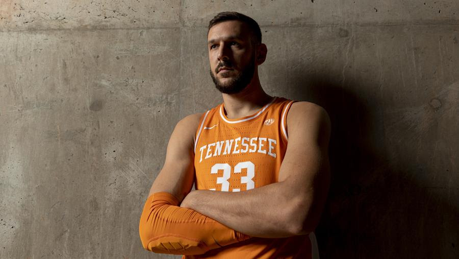 Hoops Preview: #10 Tennessee at Kentucky