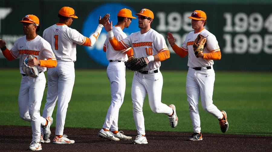 Stats/Story: No. 2/3 Tennessee Homers Six Times in Doubleheader Sweep of Morehead State