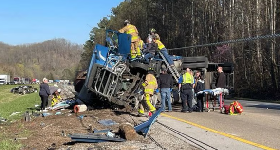 All Lanes of I-40 in Loudon County have Re-Opened Following a Crash that Sends Three People to the Hospital