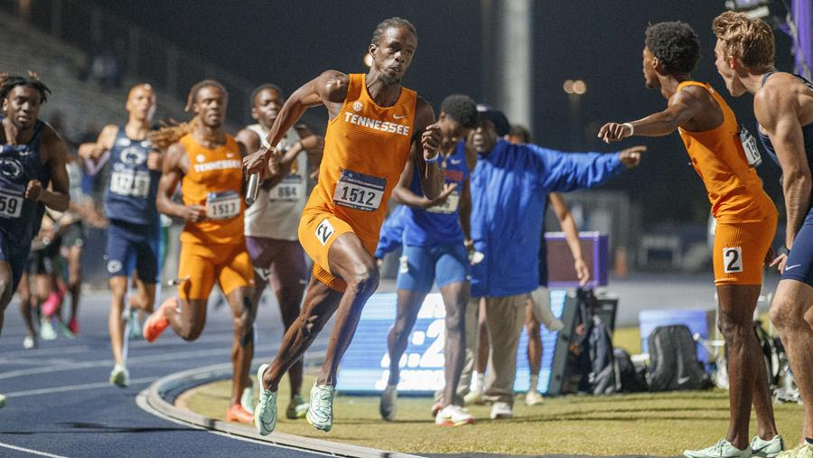 Tennessee Secures #6 Finish in LEARFIELD Directors’ Cup Race