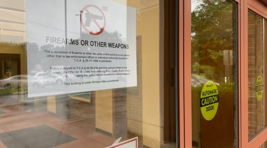 Knox County Mayor Changes Policy to Allow Guns in  Libraries