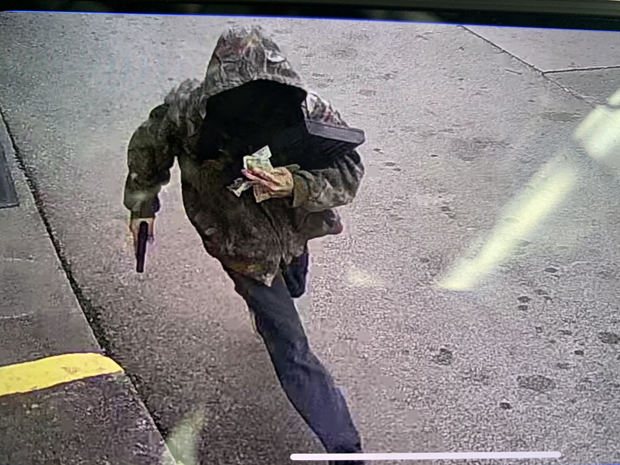 Alcoa Police Continue Search for Armed Robbery Suspect