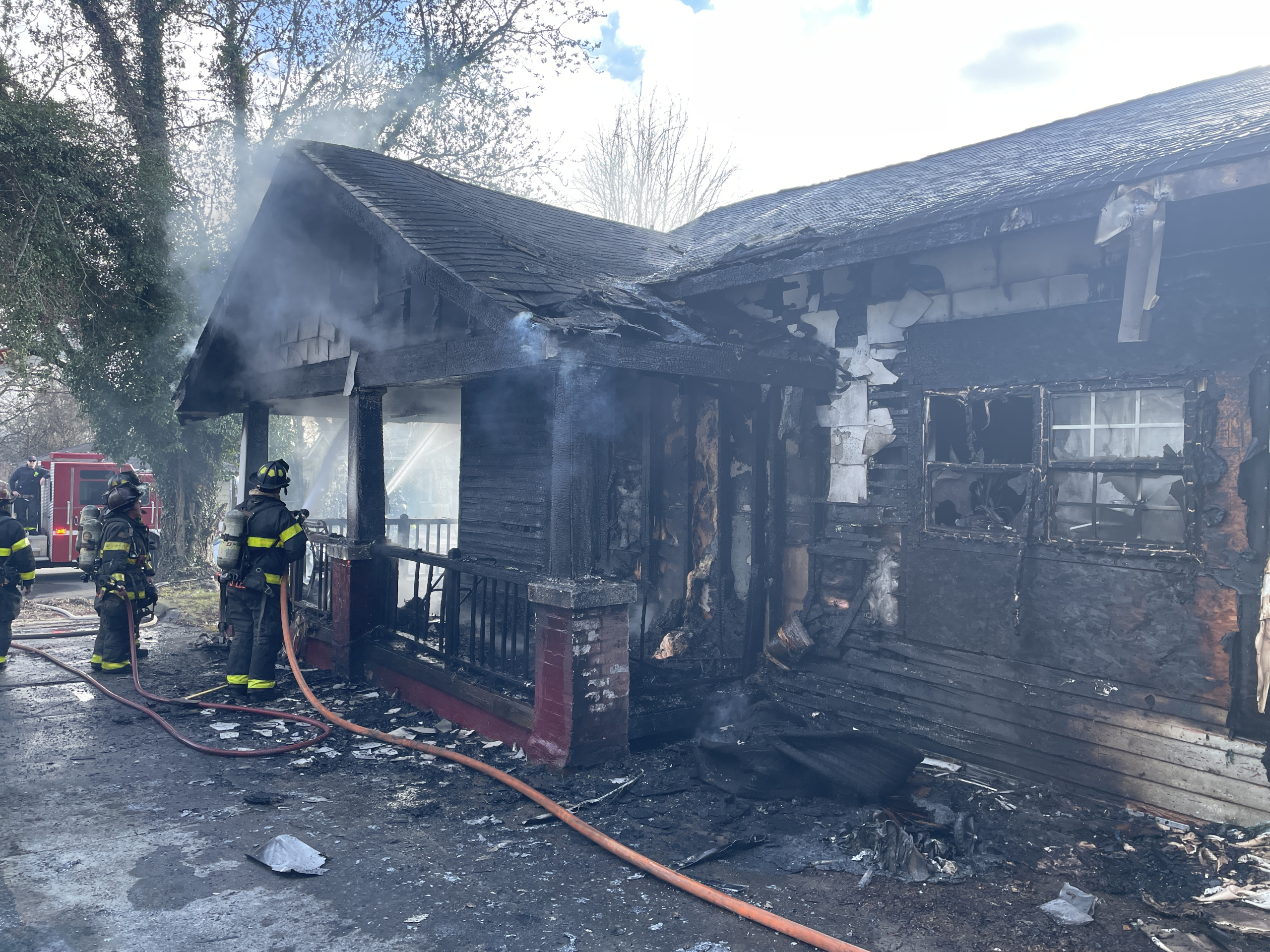 KFD: Passerby Credited with Saving Lives after Warning Strangers Their Knoxville Home was on Fire