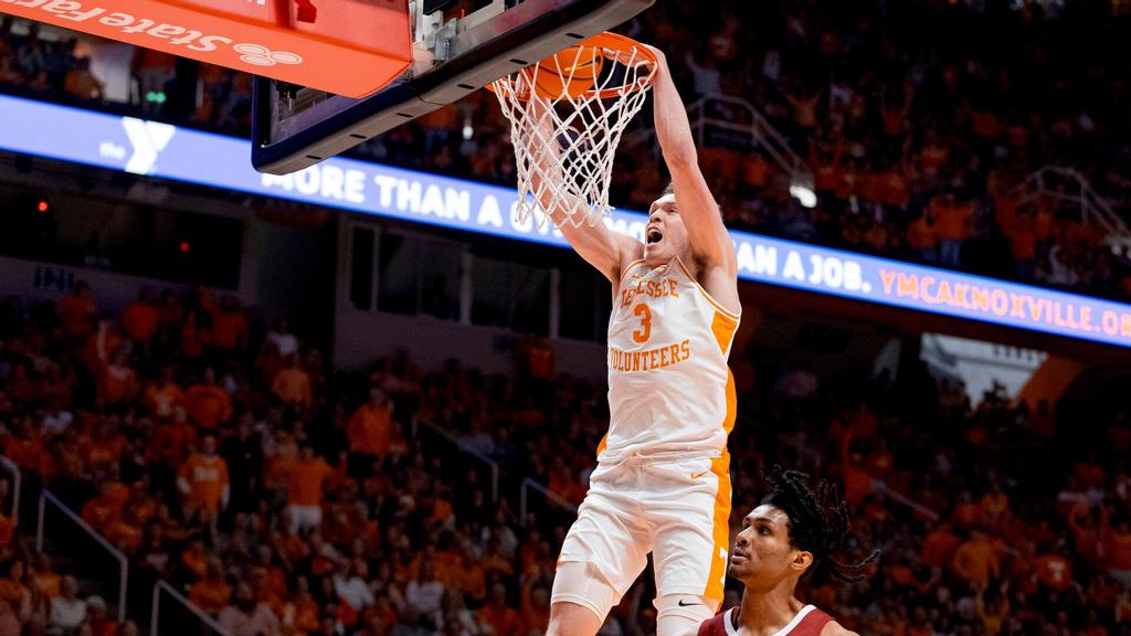 KNECHT REPEATS AS SEC PLAYER OF THE WEEK, WINS NAISMITH PLAYER OF THE WEEK