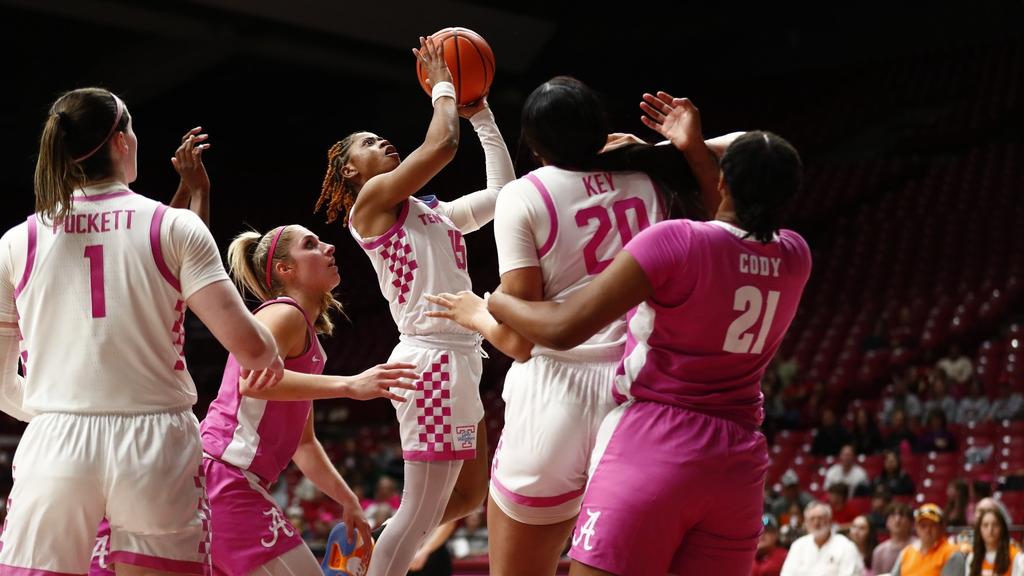 LADY VOLS FALL AT ALABAMA, 72-56