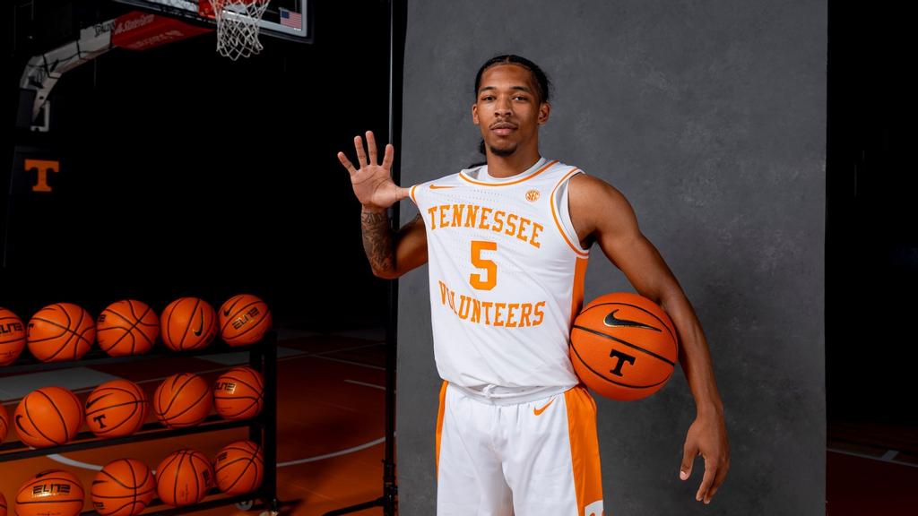 HOOPS CENTRAL: #5 TENNESSEE AT MISSOURI
