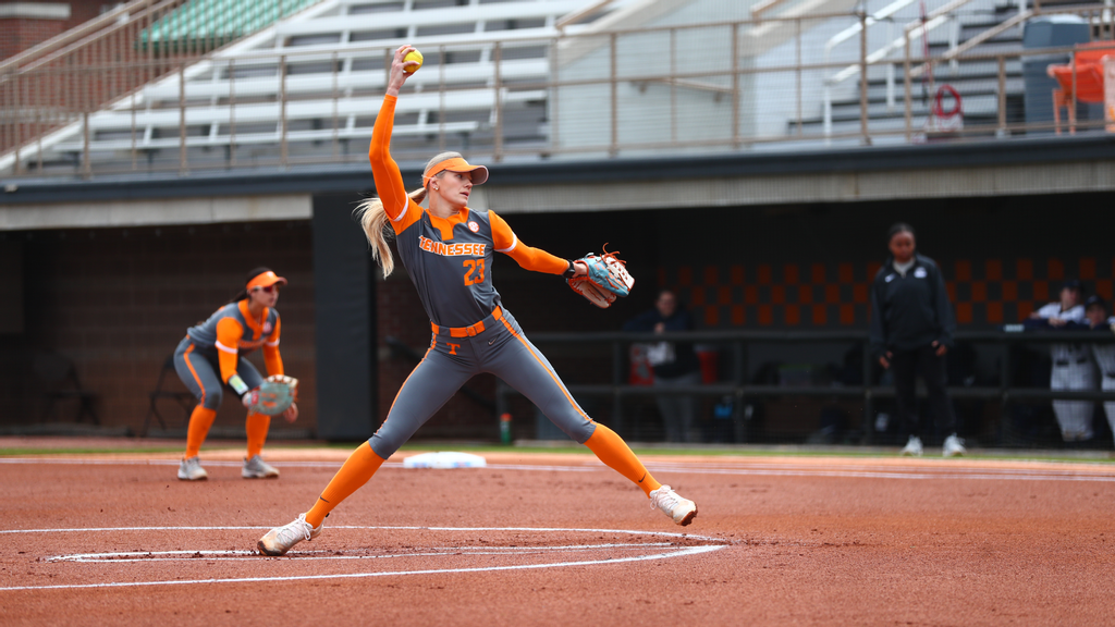 Pickens Tosses Shutout, #9 Tennessee Knocks Off Longwood 7-0