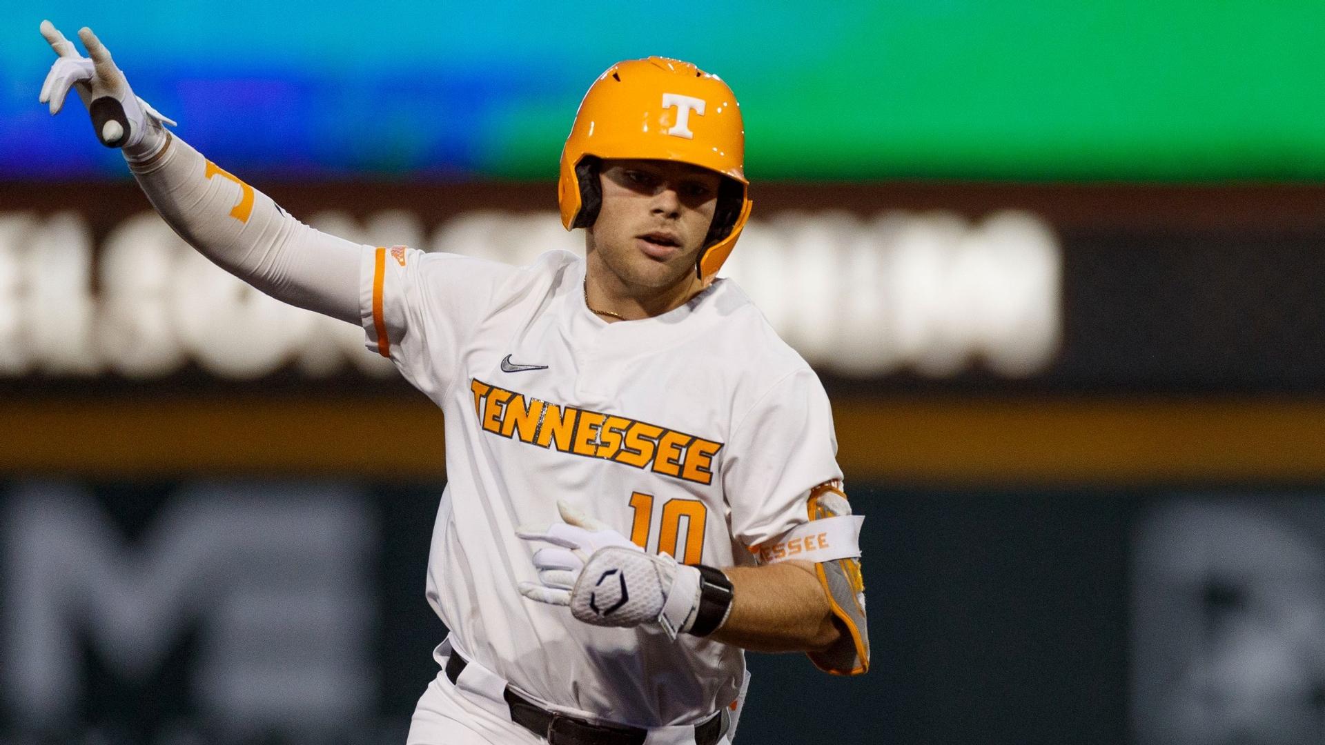 Another Strong Start from Causey, Timely Hitting Lead #7/8 Vols to Win in Series Opener