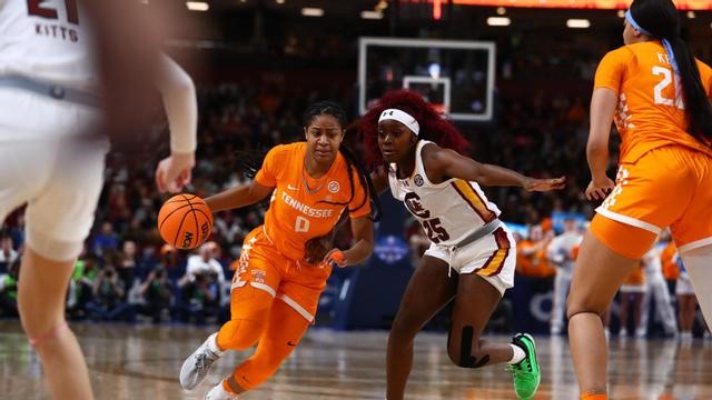 Lady Vols’ Upset Bid Thwarted By Banked-Three Buzzer-Beater, 74-73