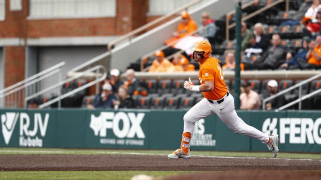 #7/8 Vols Homer Five Times, Set Season Highs in Runs & Hits in Win Over Illinois