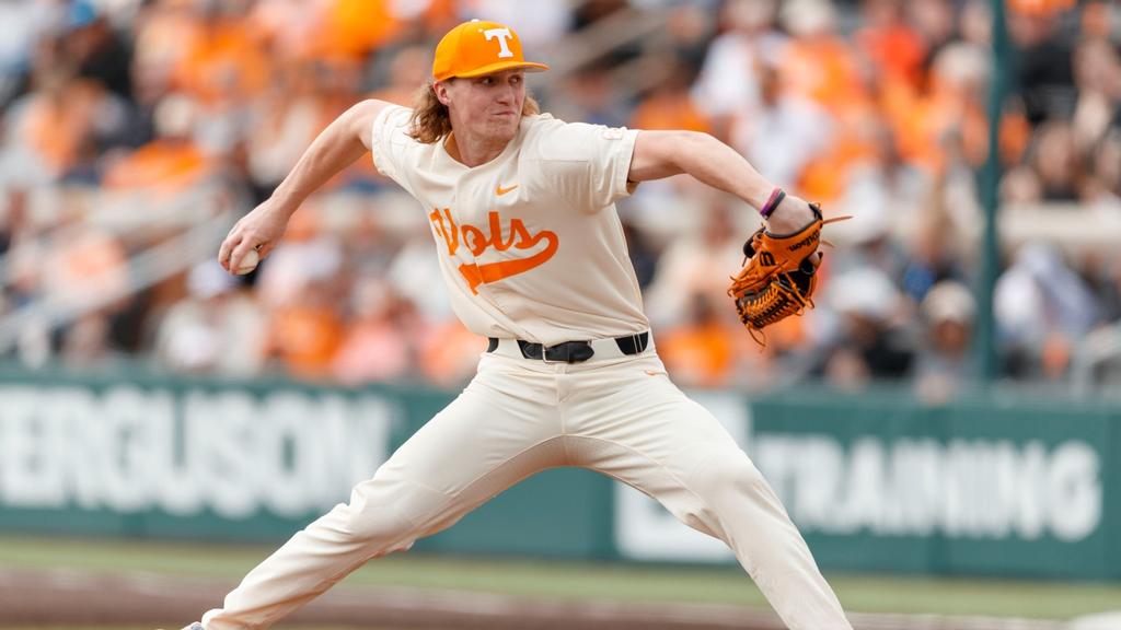 #7/8 VOLS RALLY IN SERIES FINALE TO COMPLETE SWEEP OF ILLINOIS