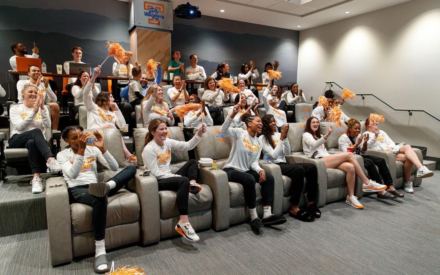 Lady Vols Earn 42nd Straight NCAA Bid, Face Green Bay In Raleigh