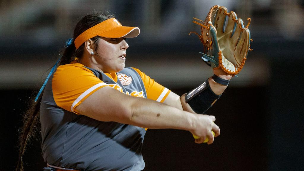 Gottshall Tallies 1,000th Strikeout, #7 Lady Vols Shutout Catamounts