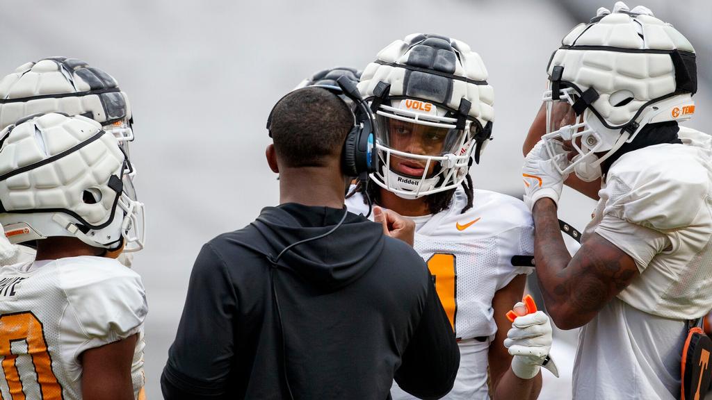 Tennessee Receiving Core Flourishes with New Athleticism Added to Bunch