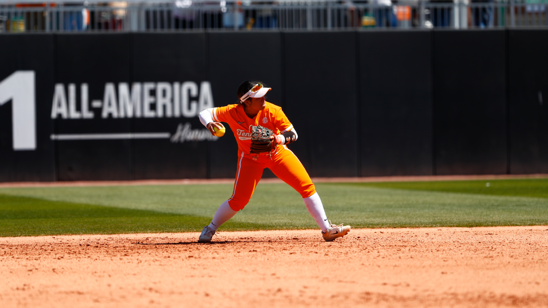 #6 Tennessee Falls to #3 Georgia in Second Game of Weekend Series, 3-2