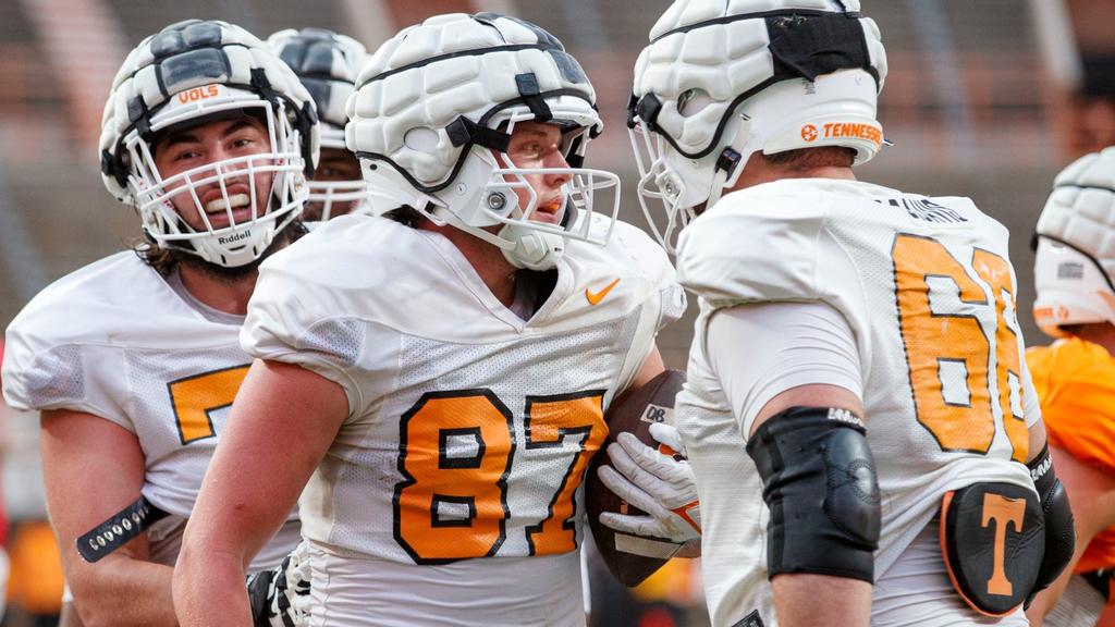 Tight End Rotation Taking Shape For Tennessee This Spring