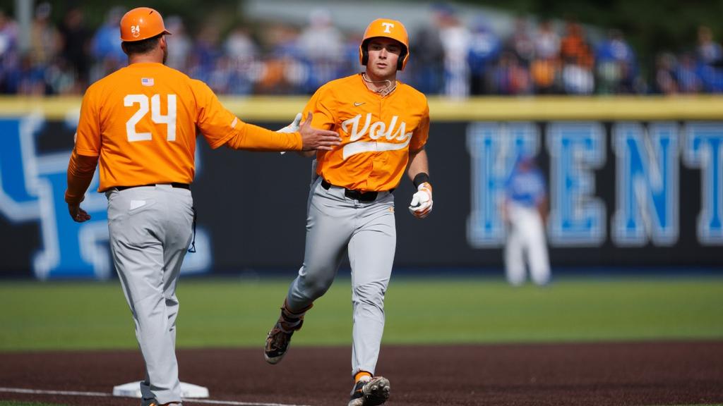 #2 VOLS MASH FIVE HOMERS TO EVEN SERIES AT #3 KENTUCKY