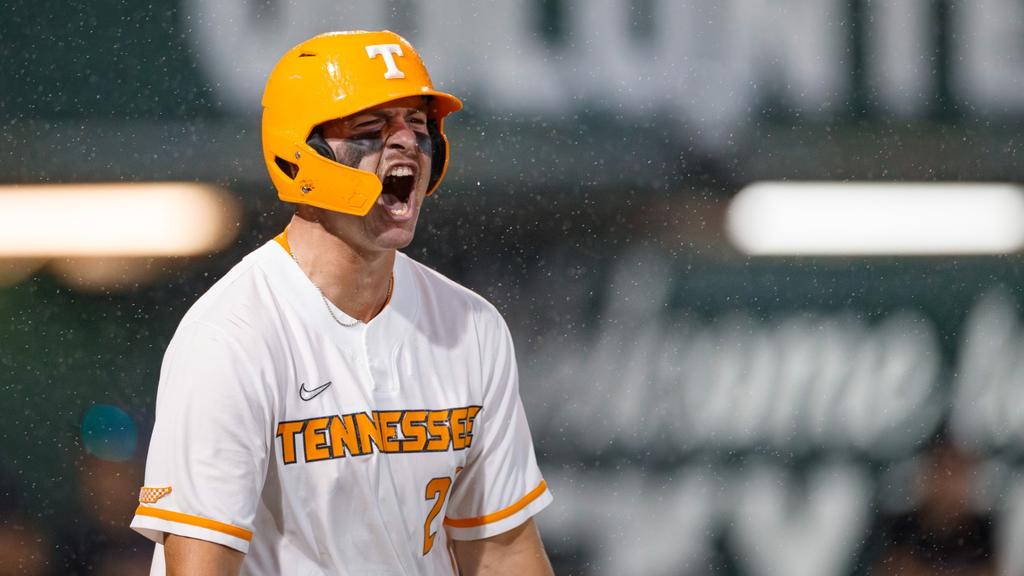 #1 Vols Erase Three-Run Deficit to Top #23 Gamecocks & Secure Ninth Straight Series Win