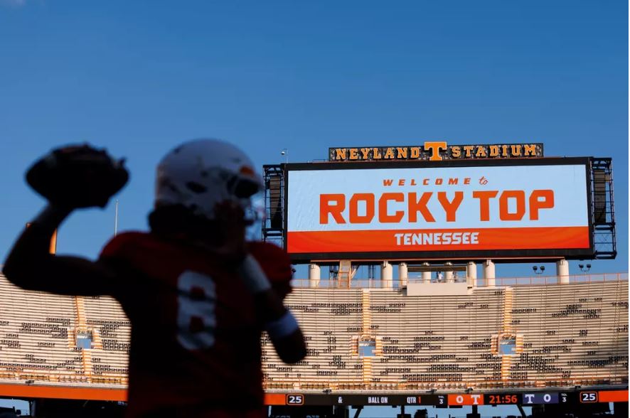 Vols Go Under Friday Night Lights For First Preseason Camp Scrimmage