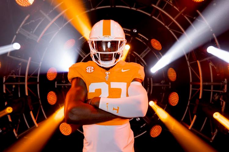 FB PREVIEW: #14/12 Vols Ready for Primetime Battle with #24/23 Wolfpack in Duke’s Mayo Classic