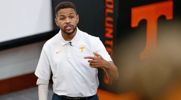 CONTRIBUTE: VFL Inky Johnson Inspires The Next Generation of Volunteers