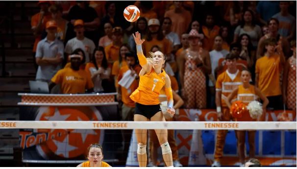 #16 Lady Vols Tally Record 15 Aces in Win at Coastal Carolina