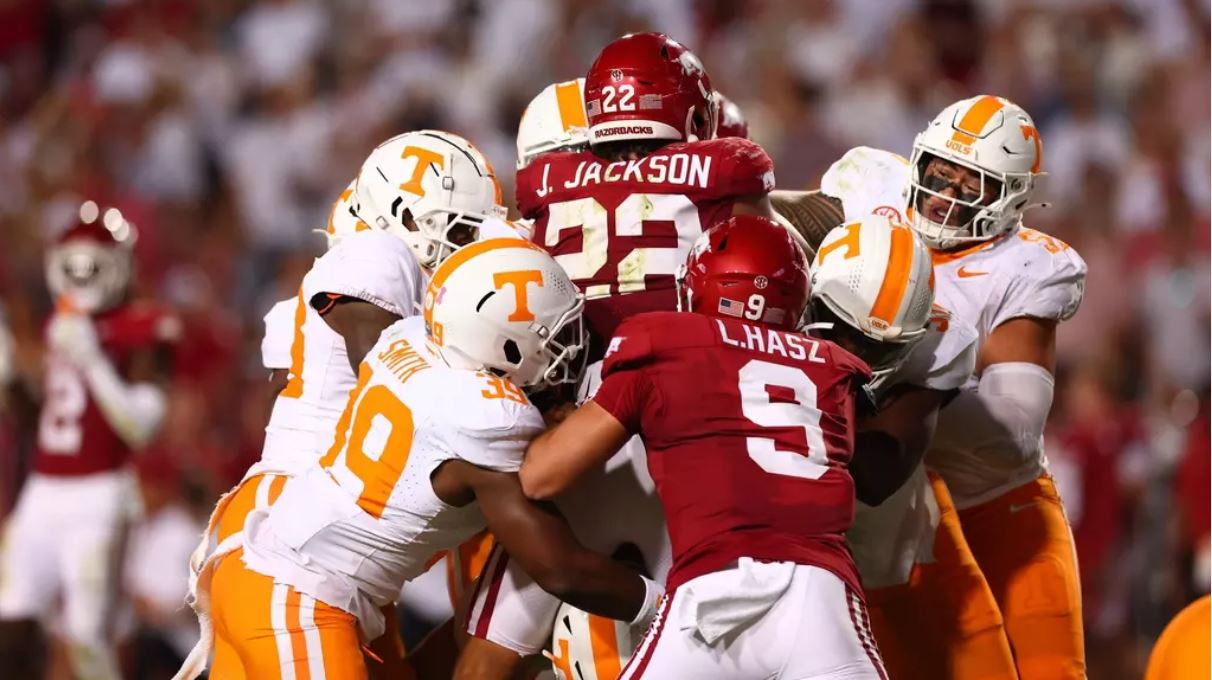 #4 Vols Come Up Short in 19-14 Loss at Arkansas