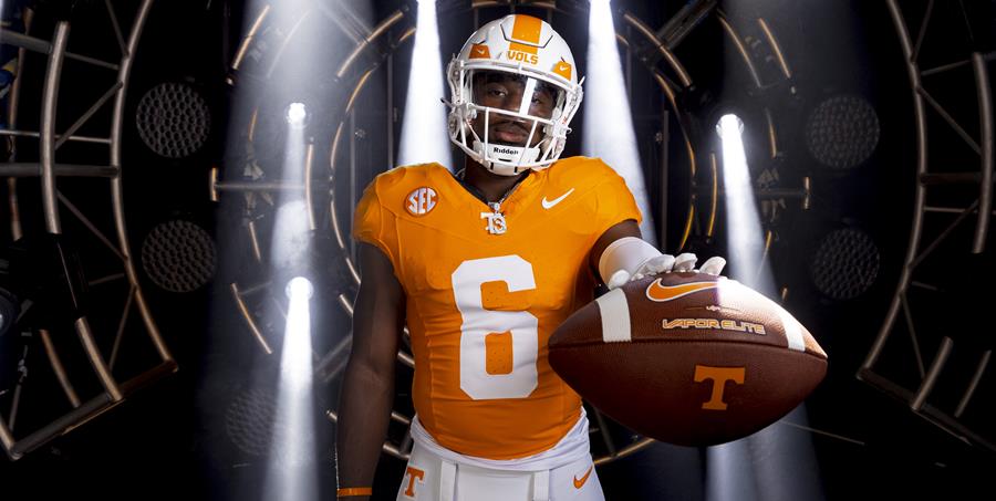 FB PREVIEW: #8/9 Vols Back at Home to Wrestle Rival Gators in Primetime